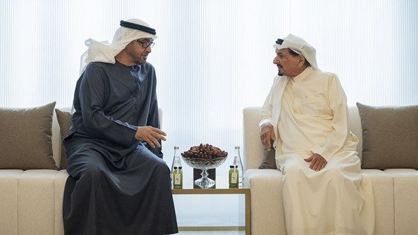 رئيس الدولة يزور حاكم عجمان