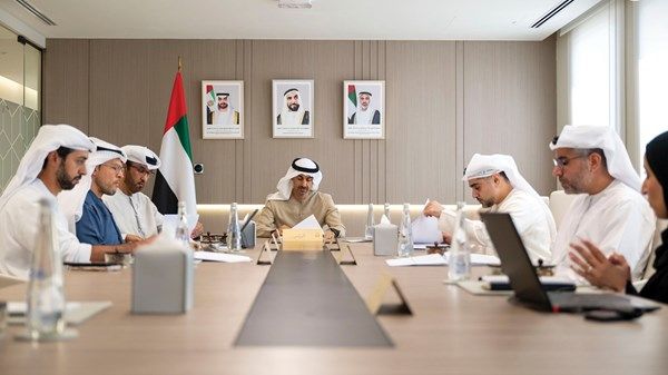 حمدان بن محمد بن زايد يترأس اجتماع مجلس الأنظمة الذكية ذاتية الحركة