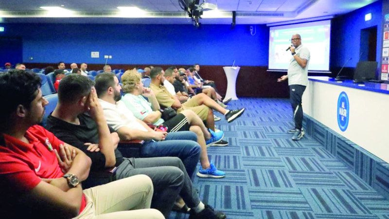 الامارات | كريس: أفضل لاعب ليس الأسرع أو الأقوى بل الأذكى كروياً