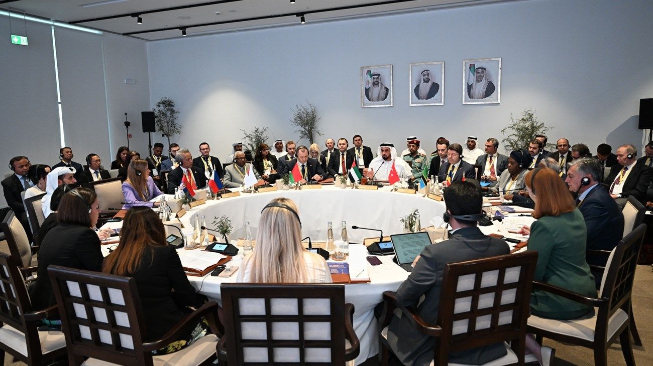 سيف بن زايد يشهد انطلاق أعمال القمة العالمية «نحن نحمي»