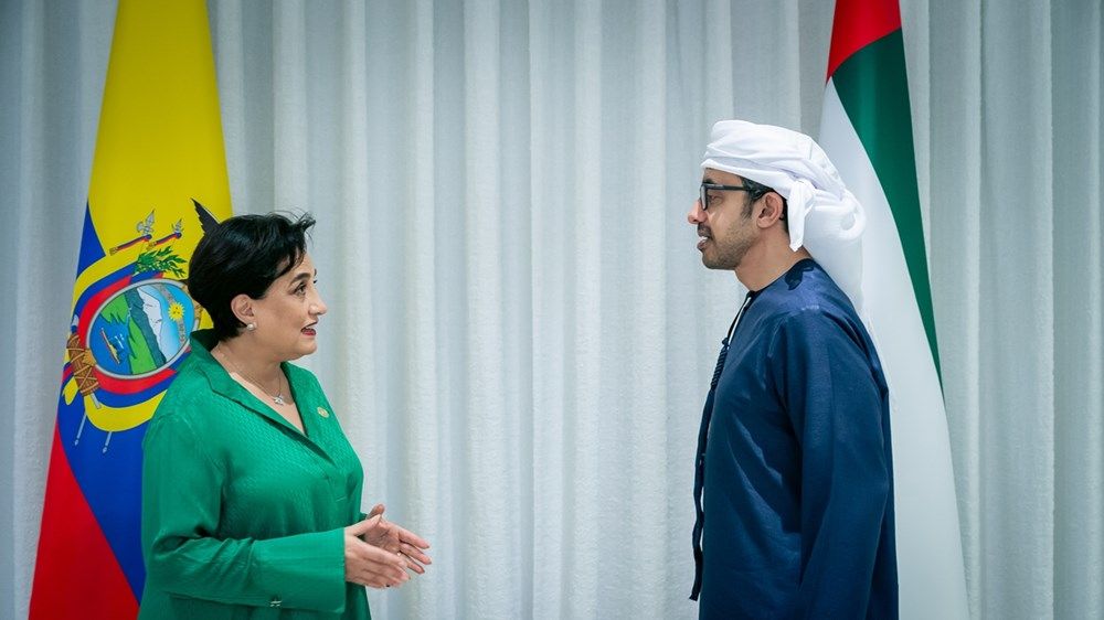 عبدالله بن زايد يستقبل وزيرة خارجية الإكوادور