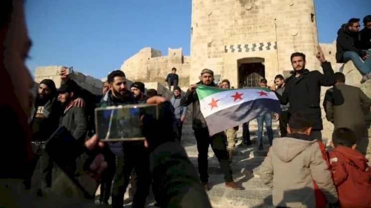 تقف سوريا اليوم بين "أعداء على هيئة أصدقاء"