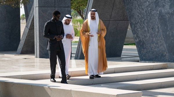 ذياب بن محمد بن زايد يستقبل رئيس جمهورية السنغال في واحة الكرامة