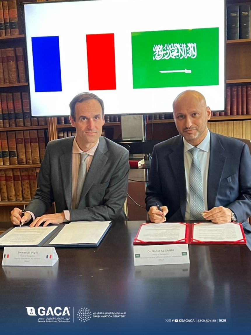 المملكة وفرنسا توقعان سجل مباحثات في مجال النقل الجوي