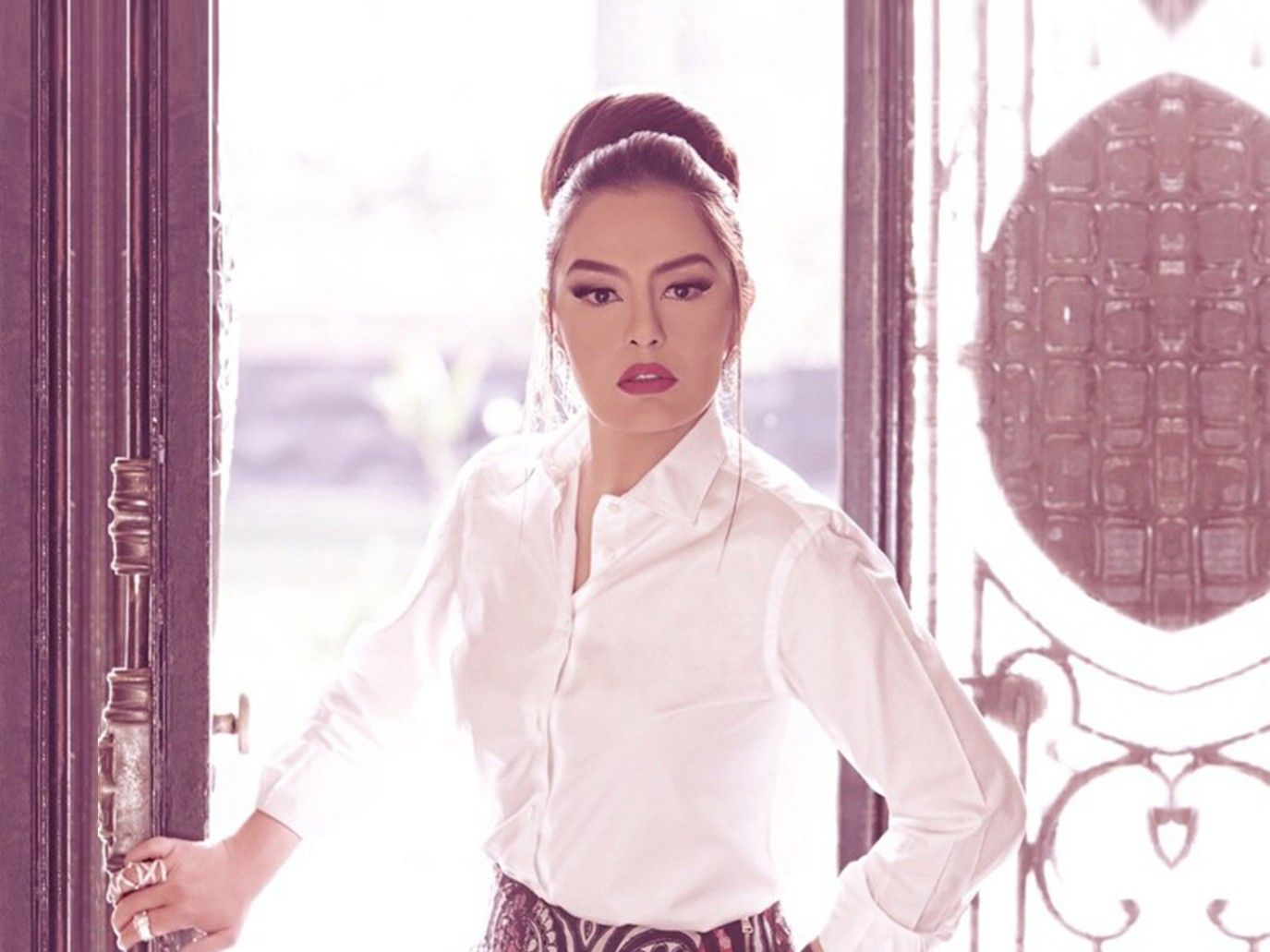 شريهان في يوم ميلادها: أيقونة الجمال بإطلالات جمالية لا تُنسى