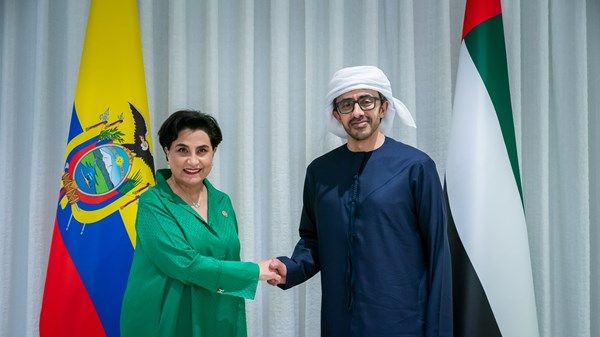 عبدالله بن زايد يستقبل وزيرة خارجية الإكوادور