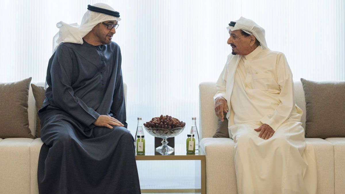 الامارات | رئيس الدولة يزور حاكم عجمان