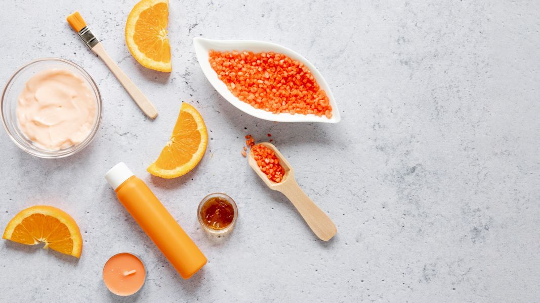 ماسك قشر البرتقال والنشا لشد البشرة وتوحيد لونها.. فوائده لا تُقدر بثمن