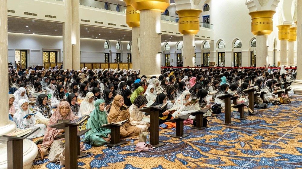 جامع الشيخ زايد الكبير في إندونيسيا وجامعة نهضة العلماء يحتفلان بعيد الاتحاد الـ53