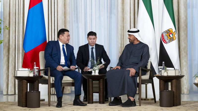 الامارات | رئيس الدولة يبحث مع رئيس وزراء منغوليا العلاقات الثنائية