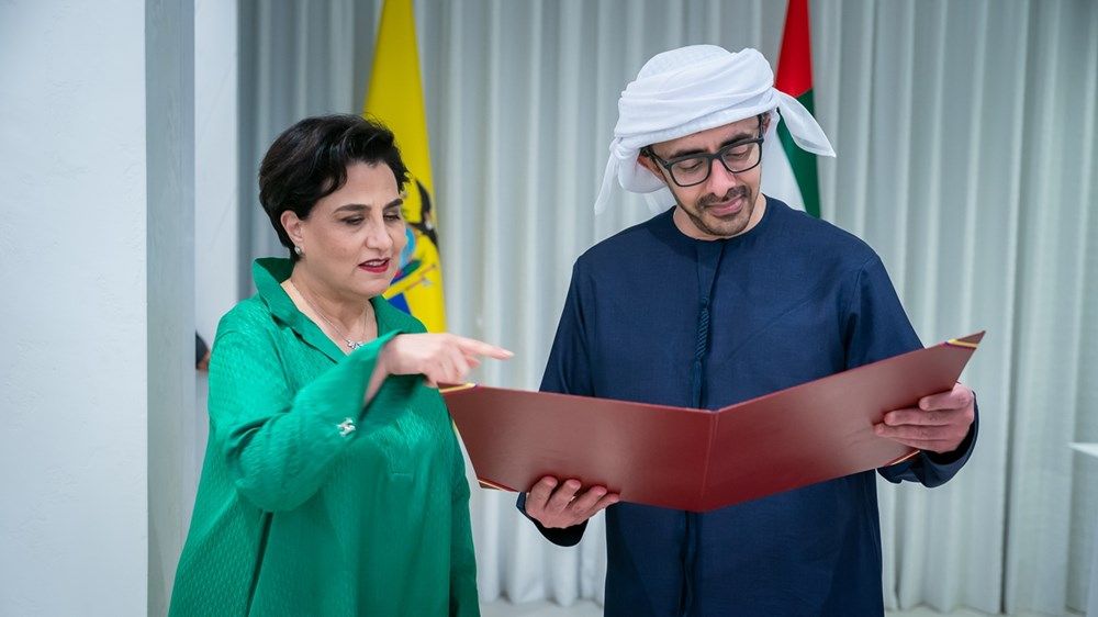 عبدالله بن زايد يستقبل وزيرة خارجية الإكوادور