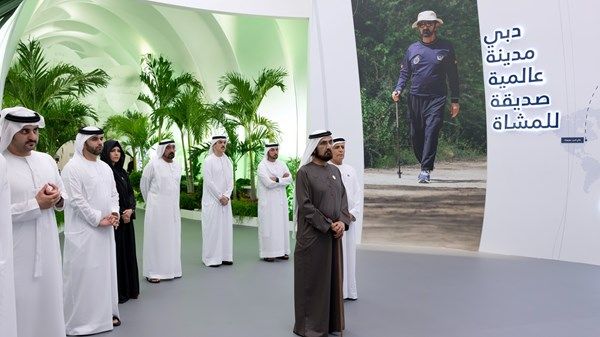محمد بن راشد يعتمد المخطط الشامل لتطوير مسارات المشاة «دبي ووك» لتحويل الإمارة إلى مدينة صديقة للمشاة