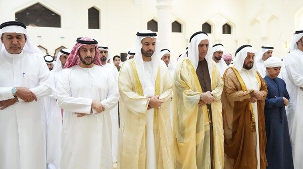 سعود بن صقر يؤدي صلاة الاستسقاء