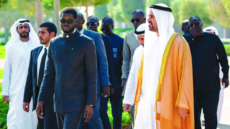 الامارات | ذياب بن محمد يستقبل رئيس السنغال في واحة الكرامة