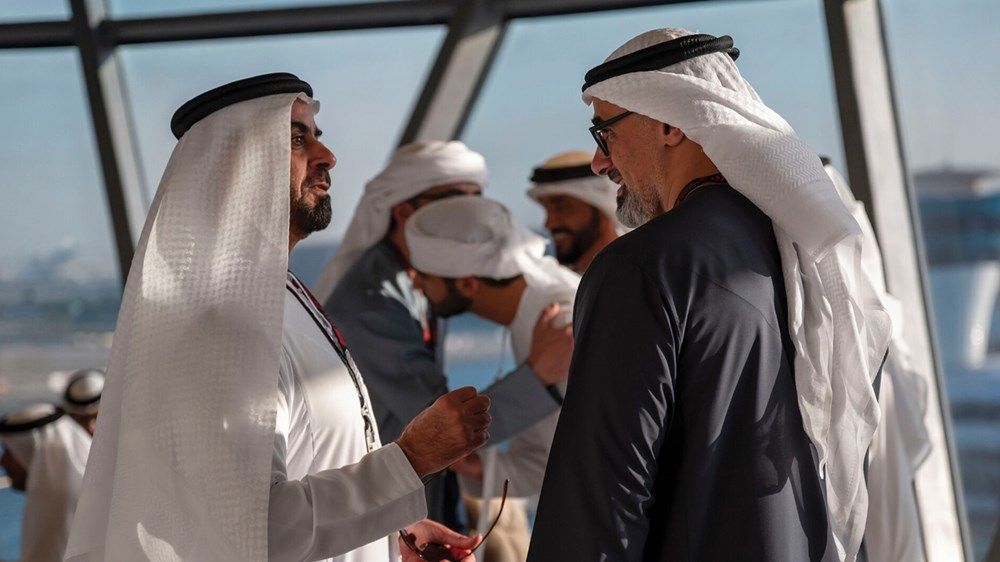 خالد بن محمد بن زايد وحمدان بن محمد بن راشد والشيوخ يشهدون الجولة الختامية لبطولة العالم للفورمولا 1