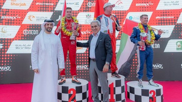 سلطان بن أحمد القاسمي يتوج الفائزين ببطولة العالم للزوارق السريعة