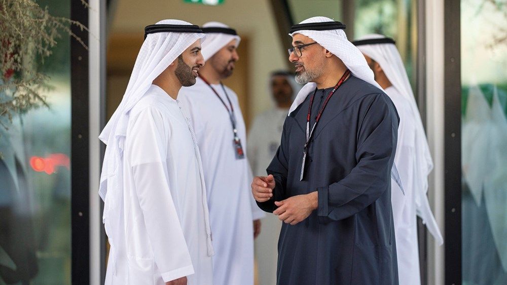 خالد بن محمد بن زايد وحمدان بن محمد بن راشد والشيوخ يشهدون الجولة الختامية لبطولة العالم للفورمولا 1