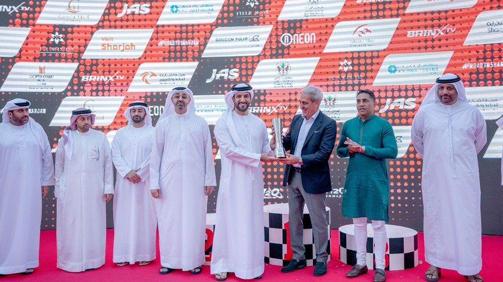 سلطان بن أحمد القاسمي يتوج الفائزين ببطولة العالم للزوارق السريعة