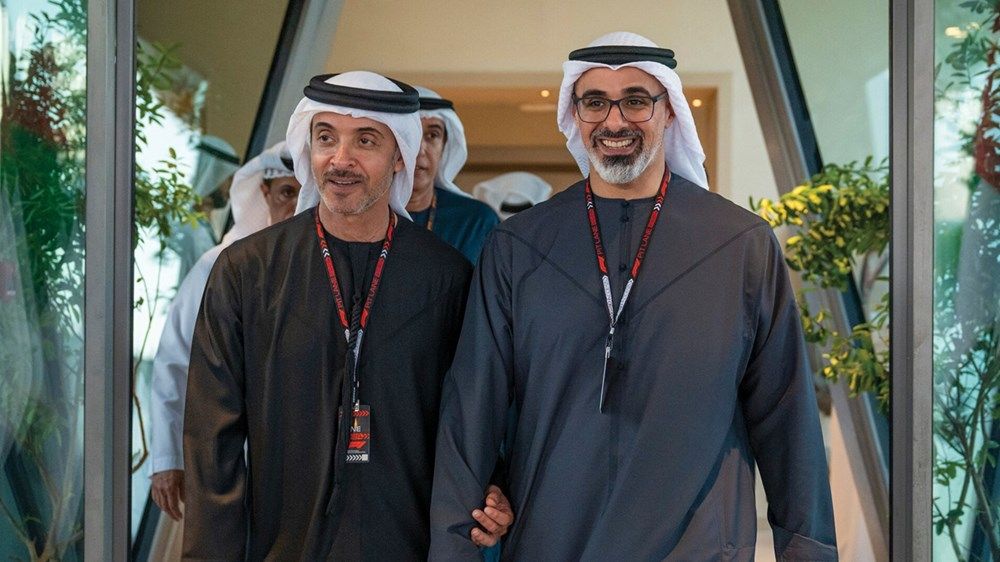 خالد بن محمد بن زايد وحمدان بن محمد بن راشد والشيوخ يشهدون الجولة الختامية لبطولة العالم للفورمولا 1
