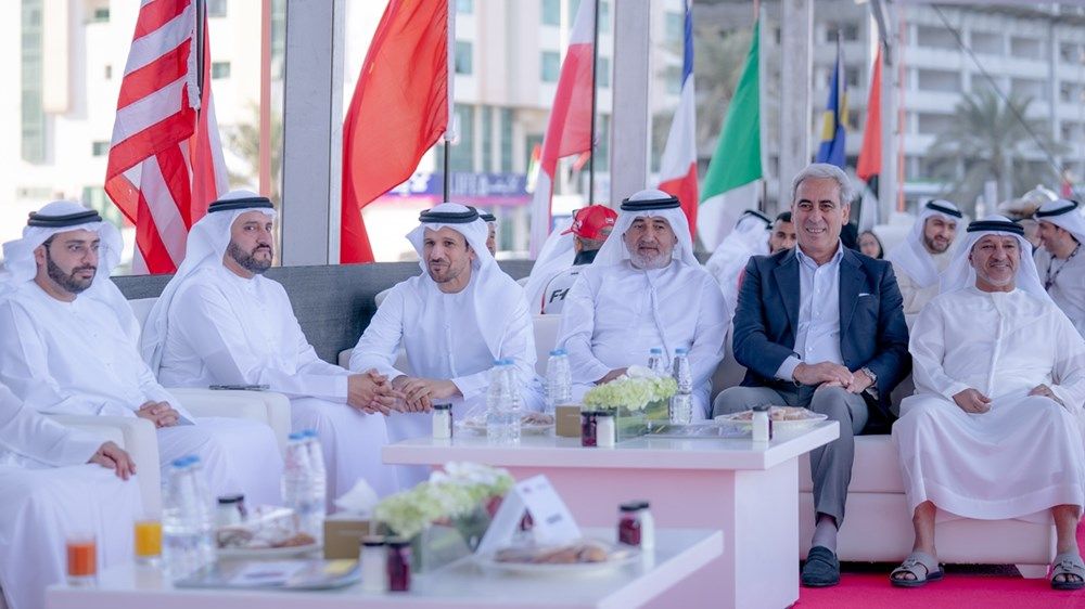 سلطان بن أحمد القاسمي يتوج الفائزين ببطولة العالم للزوارق السريعة