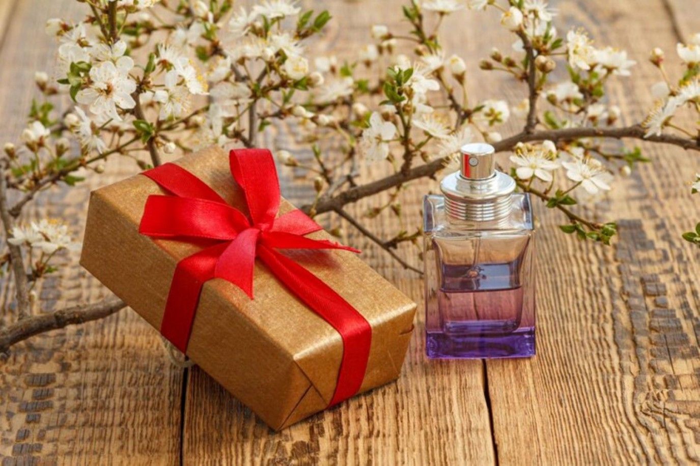 أفضل العطور لموسم الاحتفالات: رائحة لا تُنسى وجاذبية لا تضاهى