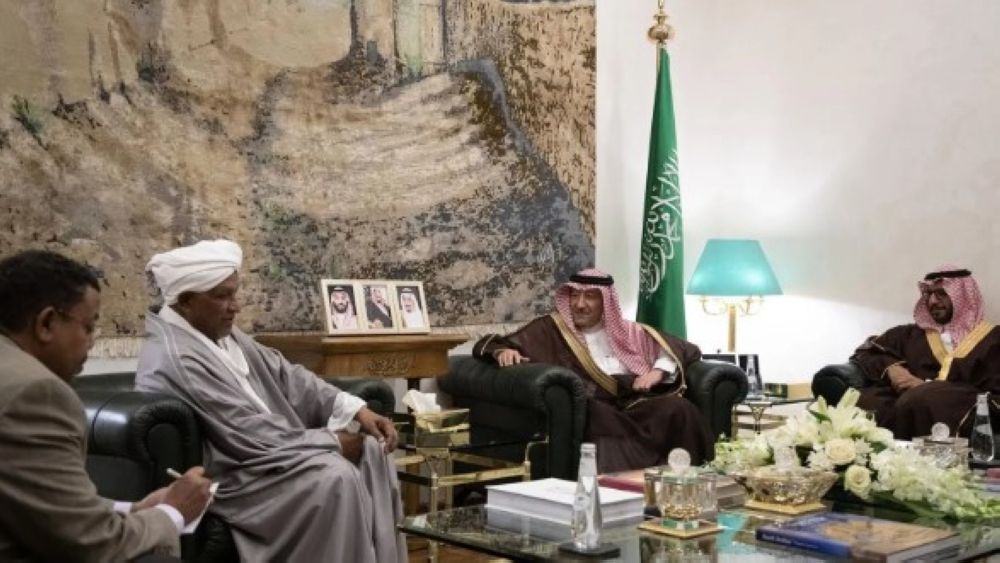 نائب وزير الخارجية يناقش مستجدات الأوضاع في السودان