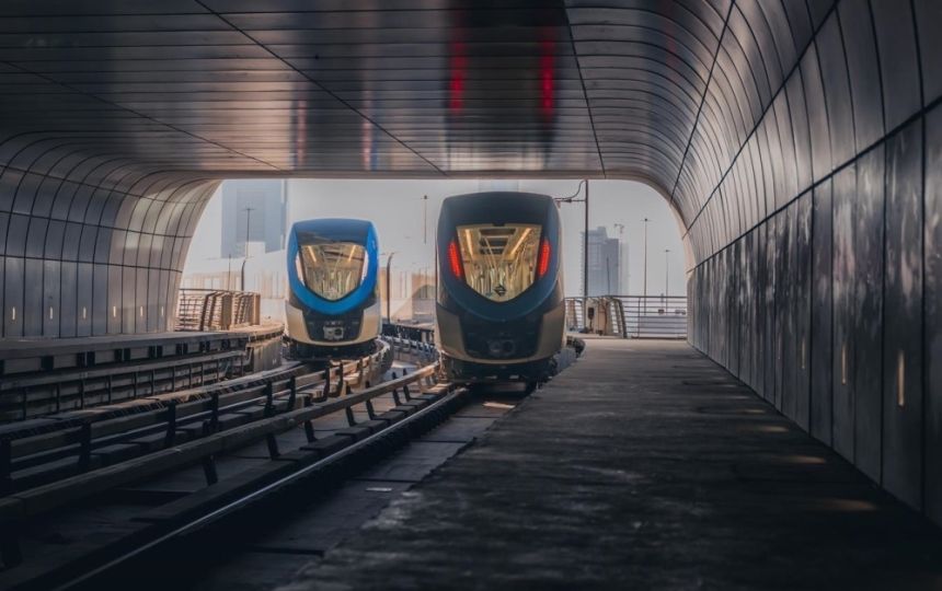 من السرعة والتصميم إلى التجهيزات.. الفرق بين المترو والقطار