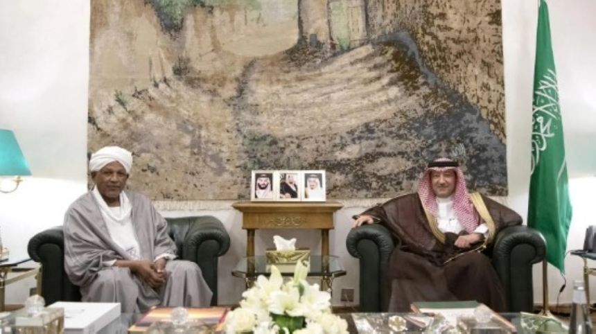 نائب وزير الخارجية يناقش مستجدات الأوضاع في السودان