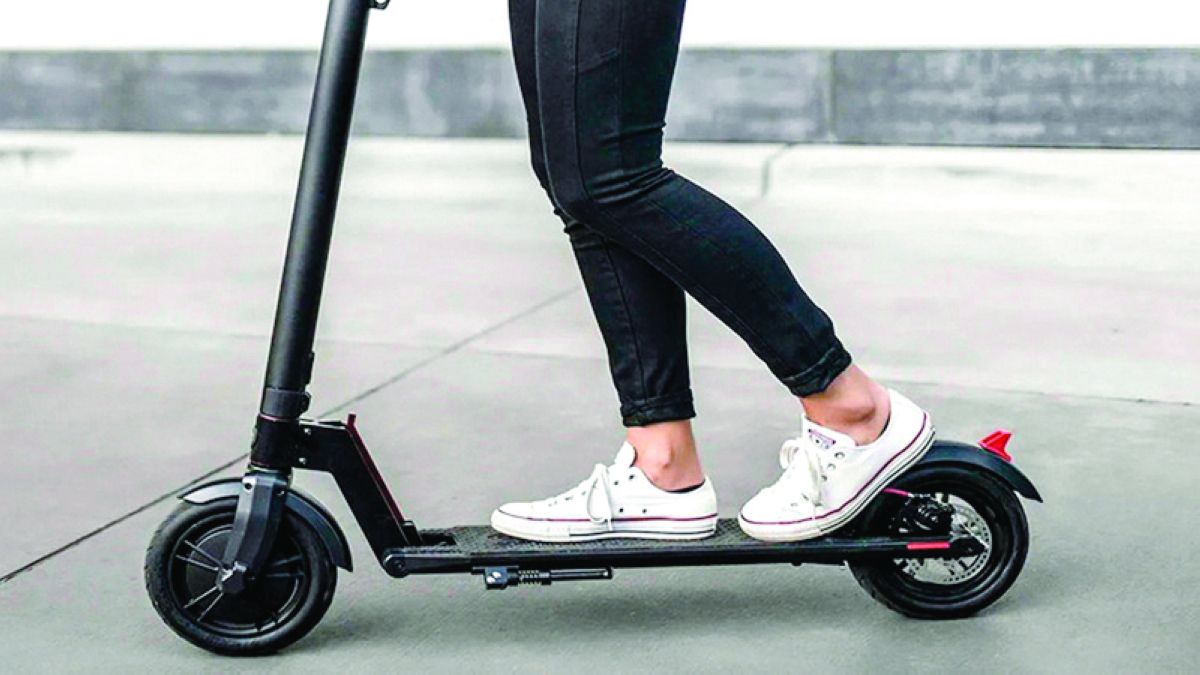 الامارات | سكان يشكون سلوكيات متهورة لمستخدمي الـ «سكوتر» في «الفرجان»