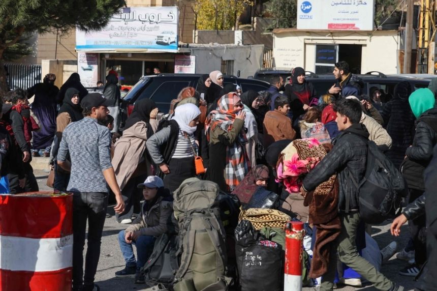 صور وأرقام.. كيف بدت مشاهد عودة اللاجئين السوريين إلى وطنهم الأم؟