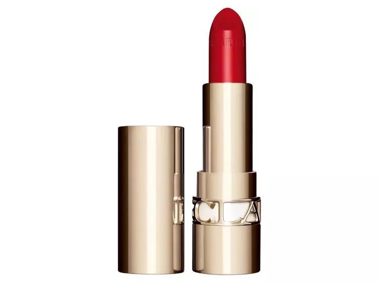 أهمية اعتماد أحمر الشفاه الأحمر خلال موسم الاحتفالات وأهم الإصدارات