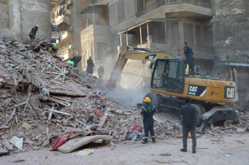 ارتفاع عدد ضحايا العقار المناهر بالعباسية إلى 8 متوفين و3 مصابين