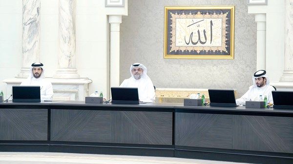 «تنفيذي الشارقة» يناقش سبل توفير أفضل الخدمات للمجتمع