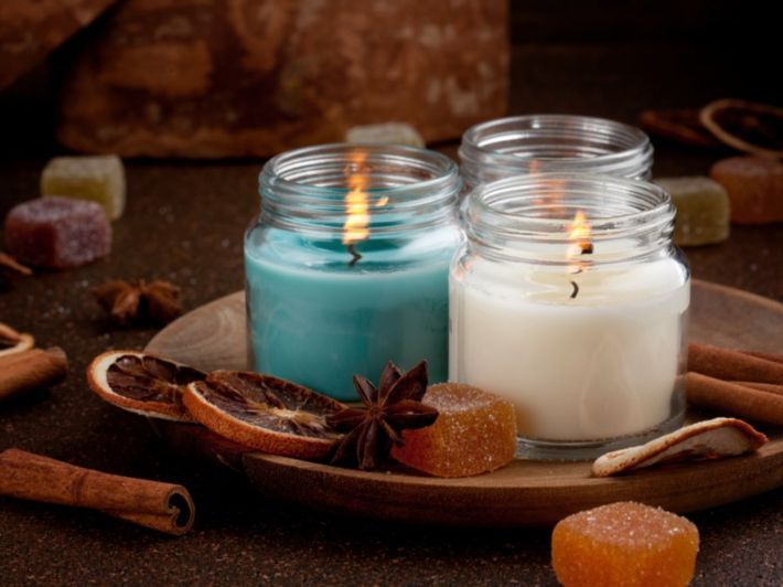 الامارات | ما الأكثر ضرراً حرق الشموع أم التدخين؟!