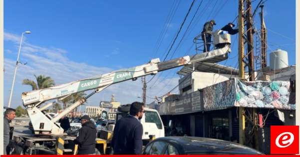 مباشرة إصلاح الأعطال بشبكة الكهرباء في القرى المتضررة في صور