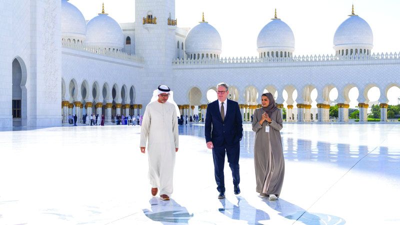 الامارات | رئيس وزراء بريطانيا يزور جامع الشيخ زايد الكبير في أبوظبي
