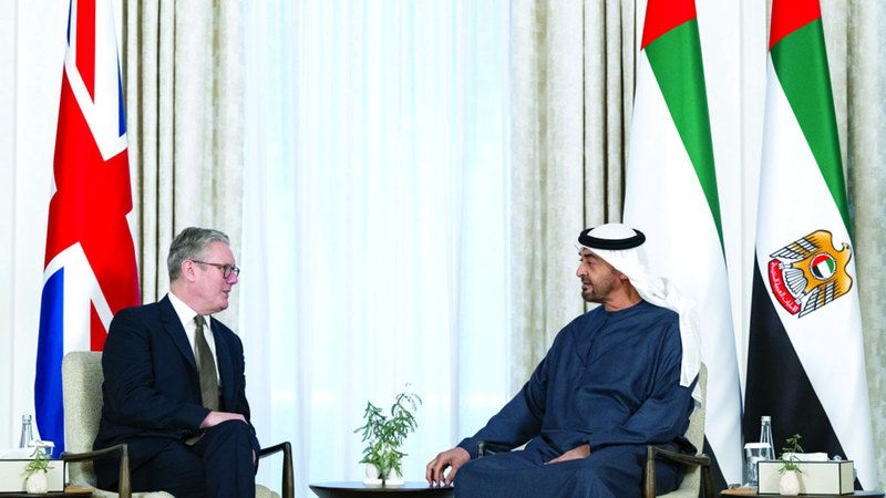 الامارات | رئيس الدولة ورئيس وزراء بريطانيا يؤكدان التزام البلدين بدعم السلام والاستقرار الإقليمي والعالمي
