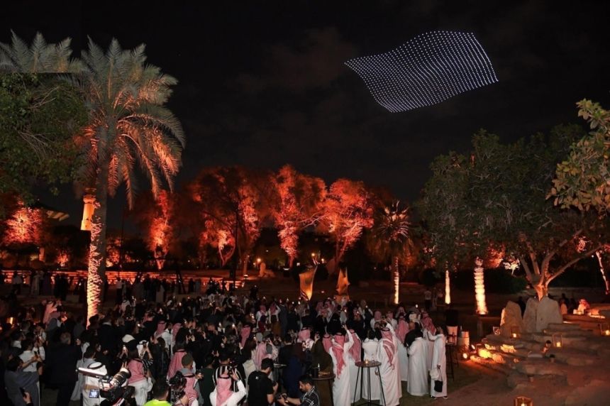 جلسة حوارية: "نور الرياض" حوّل العاصمة إلى مركز عالمي للفنون