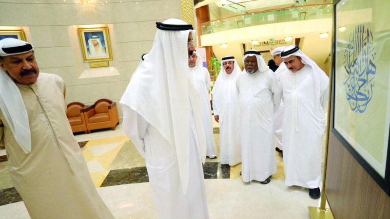 الامارات | «حروف إماراتية»  تعبّر عن حب الوطن.. بأنامل 16 خطاطاً