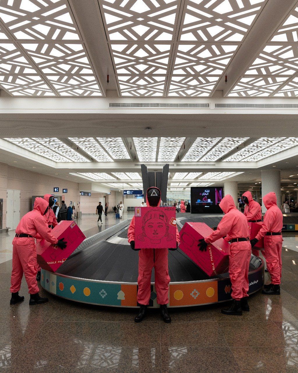 نتفليكس تروج للموسم الثانى من Squid Games بطريقة مختلفة.. صور