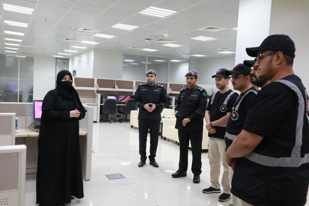 وفد من "الرواد لإدارة الأزمات" ينظمون زيارة لمركز العمليات بمكة