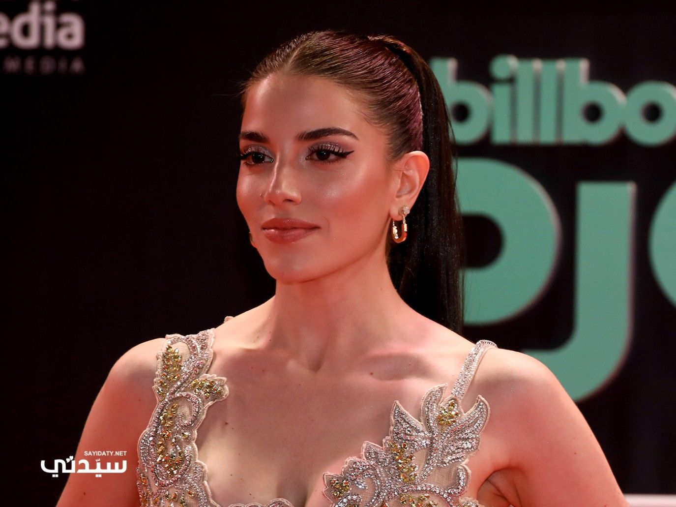 مكياج وتسريحات شعر النجمات في حفل جوائز بيلبورد للموسيقى العربية 2024