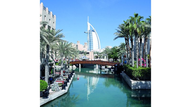 الامارات | الماء والخضرة.. وبرج العرب