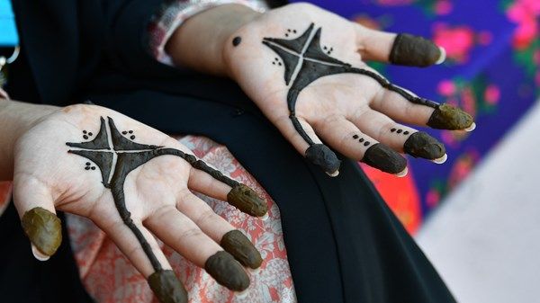 إدراج «الحناء» في القائمة التمثيلية للتراث الثقافي غير المادي لليونسكو