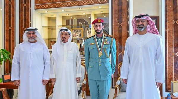حاكم عجمان يستقبل الفائز بوسام رئيس مجلس الوزراء للشباب 2024
