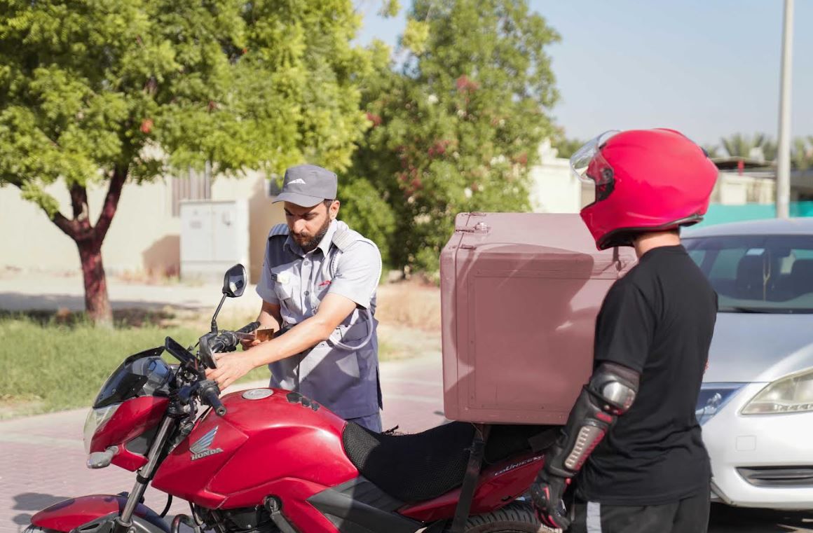 الامارات | "طرق دبي" تنفذ 11000 عملية تفتيش على قطاع توصيل الطلبات