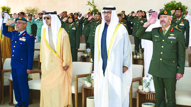 الامارات | رئيس الدولة يشهد تخريج الدفعة الأولى  من جامعة زايد العسكرية