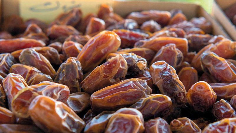 الامارات | هل التمور تساعد في تقليل دهون البطن؟