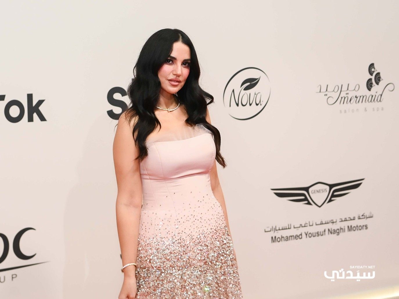 أجمل الصيحات الجمالية التي تألقت بها النجمات في ختام مهرجان البحر الأحمر السينمائي 2024