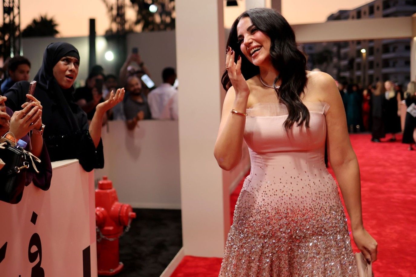 درة تشيد بتطور مهرجان البحر الأحمر السينمائي وتتمنى لقاء هؤلاء النجوم